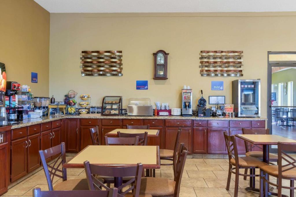 Best Western Taylor Inn Εξωτερικό φωτογραφία