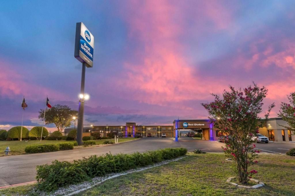 Best Western Taylor Inn Εξωτερικό φωτογραφία